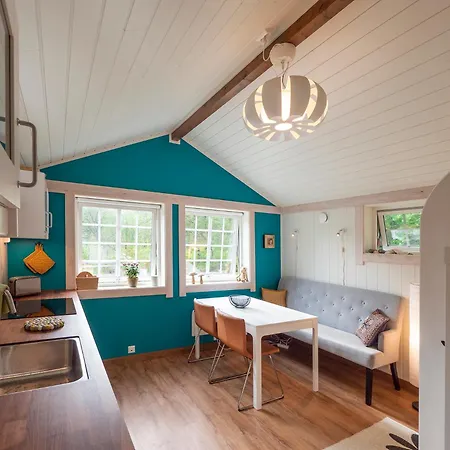 Cozy In Quiet And Beautiful Surroundings