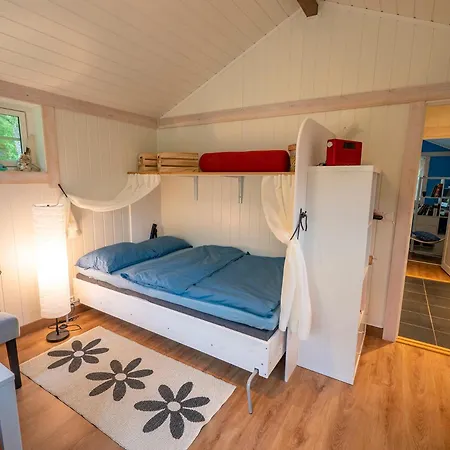 Cozy In Quiet And Beautiful Surroundings