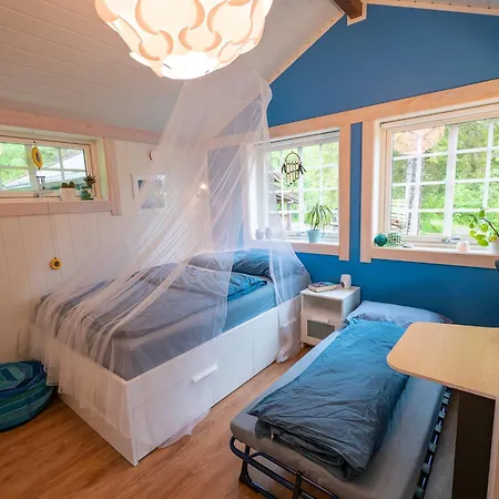 Cozy In Quiet And Beautiful Surroundings *
